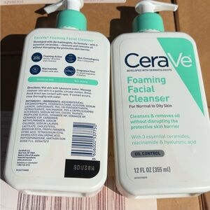 rave Foaming Facial Cleanser - White and Teal